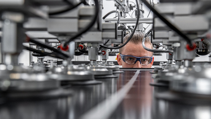 Testlabor für Solarmodule bei Meyer Burger im sächsischen Freiberg. - © Meyer Burger
