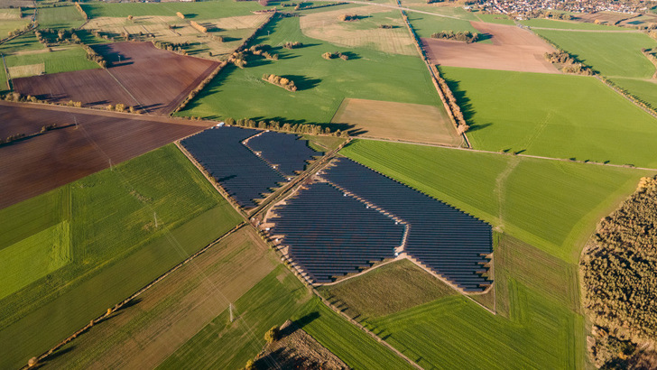 Den Strom aus dem neuen Solarpark in Zobersdorf bei Bad Liebenwerda vermarktet Baywa r.e. direkt an der Börse. - © Baywa r.e.
