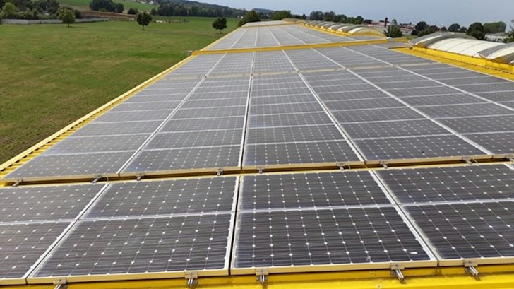 Dieses Solardach in Thüringen ist seit mehr als zehn Jahren am Netz.