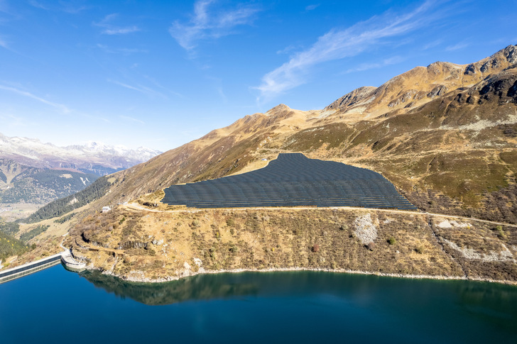 Die Schweiz braucht mehr Ökostrom im Winter. Alpine Solarparks können dabei helfen. - © Axpo

