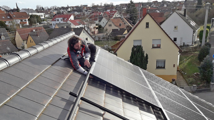 Nicht nur Installateure, sondern auch Ingenieure und andere Interessierte an einer Beschäftigung im Solarsektor finden auf der neuen Plattform einen potenziellen Arbeitgeber. - © K2 Systems
