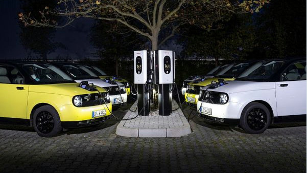 Diese sechs Honda e liefern Primärregelleistung fürs Übertragungsnetz von Amprion.