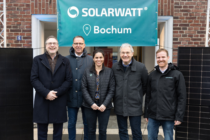 Solarwatt wird in Bochum rund 100 neue Stellen schaffen und stellt dafür schon jetzt ein. - © Solarwatt
