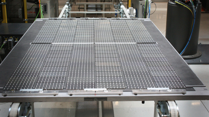 Die Nachfrage nach Solarmodulen wächst dramatisch.