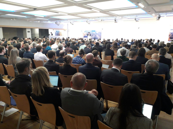 Der schnelle Anschluss von Solarprojekten ist ein drängendes Thema der Energiewende.