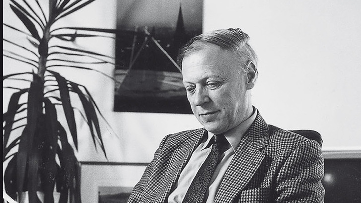 Prof. Dr. Adolf Goetzberger in seiner Zeit als Chef des Fraunhofer ISE.