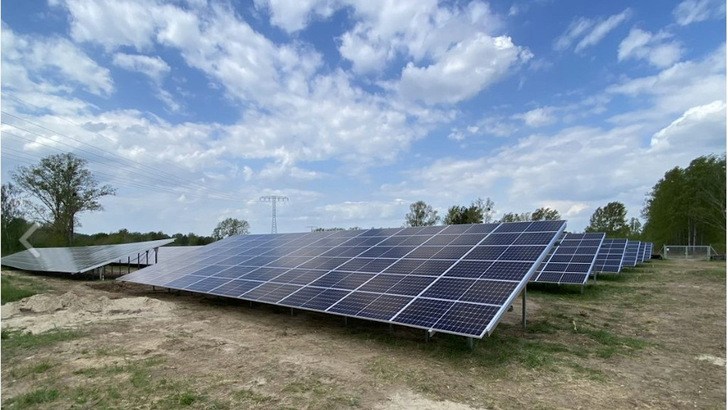 Dieses Solarprojekt geht im Mai 2023 ans Netz.