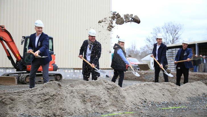 Spatenstich für das neue Werk in Fechenheim.