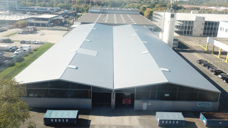 Ein Anlagensegment dieses Dachprojekts steht zum Verkauf.