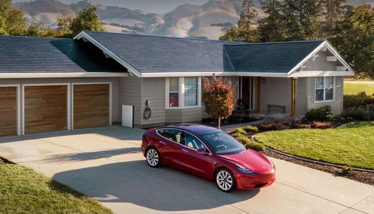 Das Solardach wurde bereits 2016 eingeführt. Die hehren Ziele wurden nicht erreicht. - © Tesla
