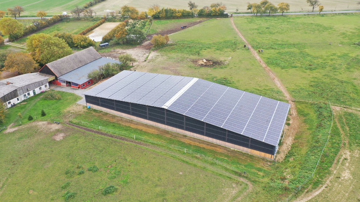 Dieses Solardach in Norddeutschland steht derzeit zum Verkauf.