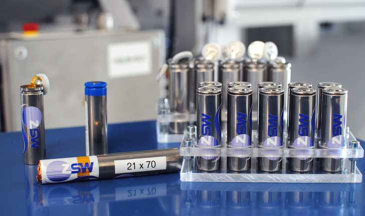 Das neue Produktionsverfahren verringert den ökologischen Fußabdruck von Lithium-Ionen-Batterien deutlich. - © ZSW
