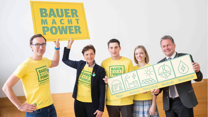 Landwirtschaftskammerpräsident Franz Tischenbacher (rechts) fordert von den Netzbetreibern, den Zugang der Solaranalgen der Landwirte zu den Stromnetzen zu verbessern.