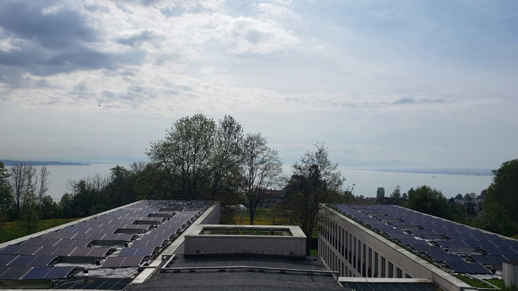 Vor allem bei größeren Anlagen geraten regionale Solarteure schnell an ihre Grenzen. - © Gorfion Green Energy
