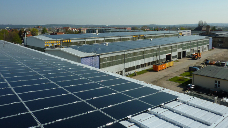 Diese Dachanlage steht zum Verkauf.