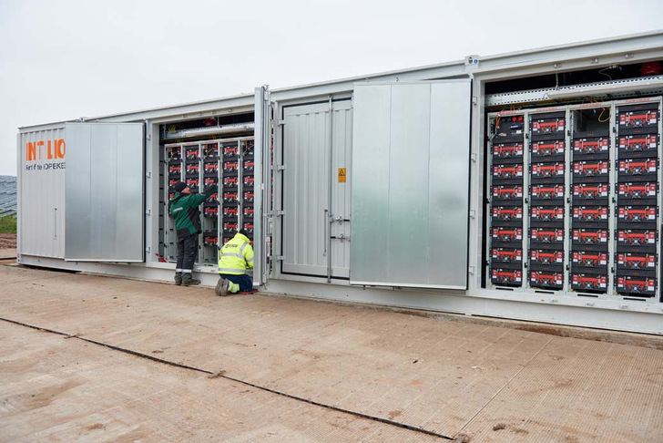 Ein großer Batteriespeicher in Recklinghausen. - © Maxsolar
