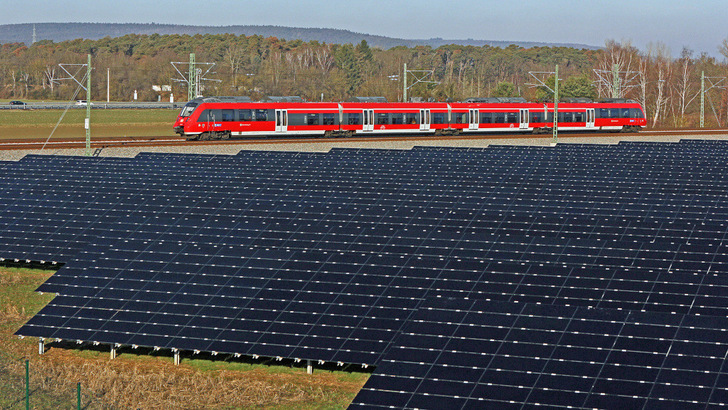 Randstreifen an Autobahnen oder Schienenwegen bekamen 50 Zuschläge bei der Auktion. - © Deutsche Bahn AG
