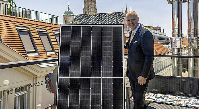 Marku﻿s König
ist Gründer und Geschäftsführer des Fachgroßhändlers Suntastic Solar. Das Unternehmen aus Bisamberg nördlich von Wien hat seit 2022 eine deutsche Niederlassung in Neuötting unweit von Braunau am Inn. - © Foto: Suntastic Solar
