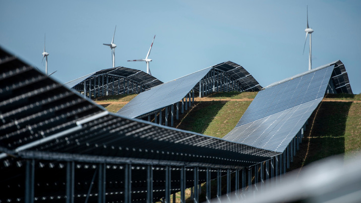 Der Solarpark im Boitzenburger Land entstand auf Böden, die wenig nutzbringend für die Landwirtschaft sind. - © Joern Lehmann
