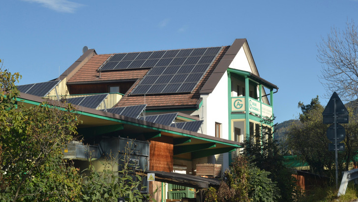 Die Hauseigentümer können für den Bau der Solaranlage einen Kredit bekommen, wenn sie den Strom selbst verbrauchen. - © Velka Botička
