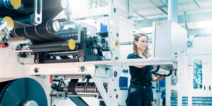 Die Fabrik in Großröhrsdorf läuft bereits, eine weitere bei Leipzig soll nächstes Jahr starten. - © Skeleton Technologies
