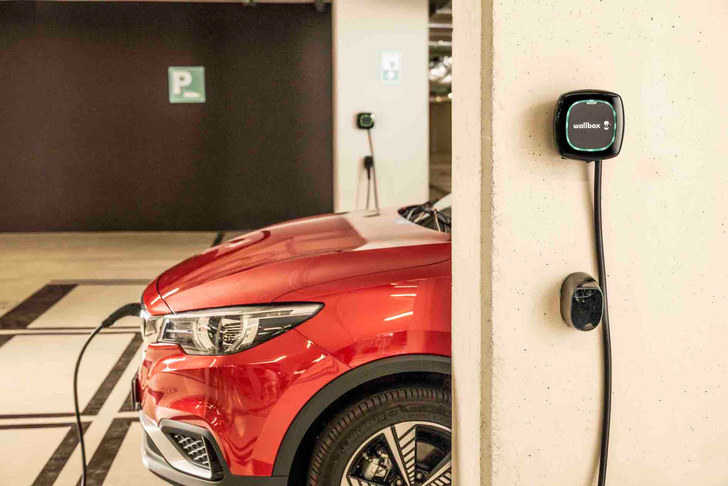 4,2 Kilowatt müssen immer für die Wallbox bereitstehen – mindestens.