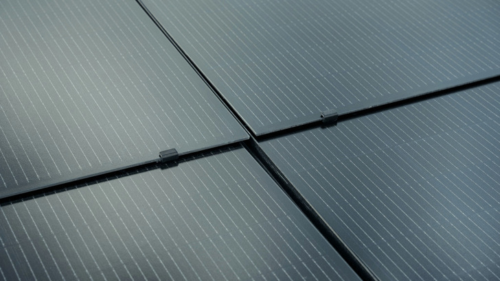 Viele dünne Busbars sorgen für mehr Ästhetik und geringere Leitungsverluste.