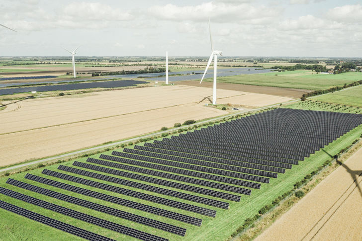 Erneuerbare Energien senken auch den Strompreis deutlich. - © GP Joule
