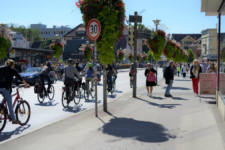 Fachkräfte für nachhaltige Mobilität treiben die Verkehrswende in den Kommunen voran. - © KEA-BW
