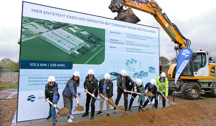  In Bollingstedt bei München entsteht ein gigantischer Strompuffer mit 103 Megawatt Leistung.