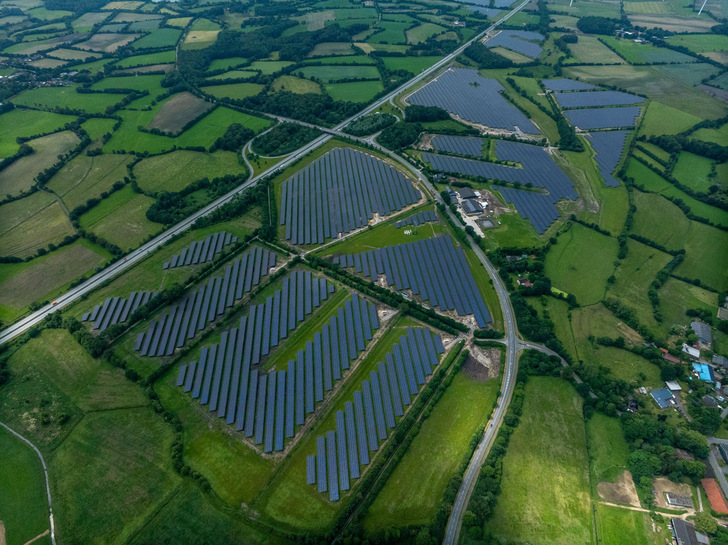  Luftbild einer Drohne des Solarparks Agehtorst.