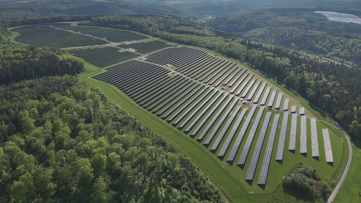 Die Solarparks befinden sich in Külsheim im Main-Tauber-Kreis. - © Sebastian Cintio/CFK-Thermodrohne
