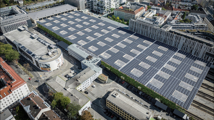 Nach der Sanierung wird der Wiener Westbahnhof über zwei Megawatt Solarstromleistung tragen.