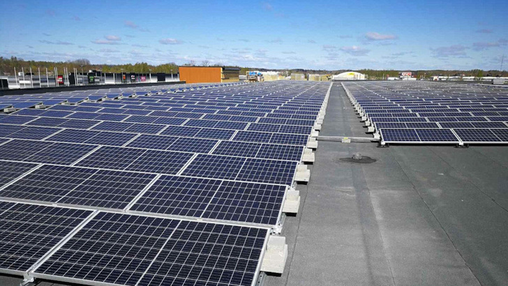 Mit der neuen Richtlinie werden große Dächer systematisch erschlossen.