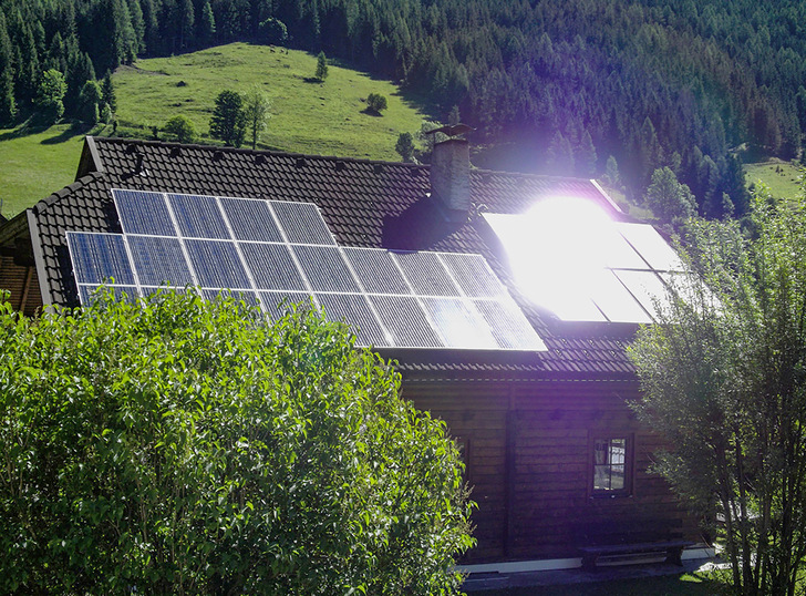 Blendung durch Solarmodule muss der Nachbar unter Umständen hinnehmen.