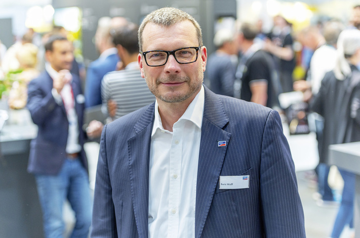 Boris Wolff leitet den Vertrieb von SMA. - © Foto: SMA/Heiko Meyer