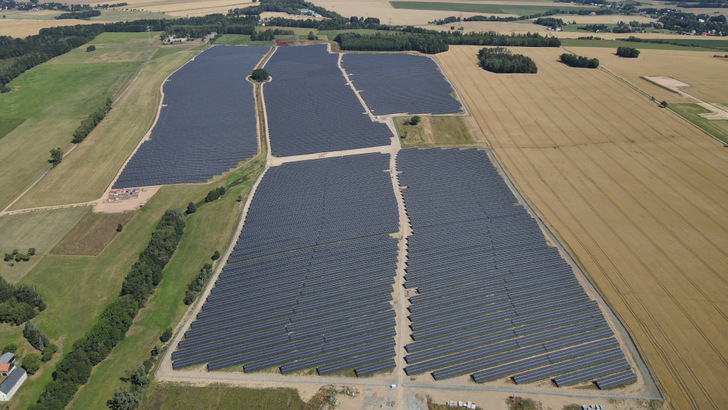 Der neue Solarpark wird über PPA an Unternehmen aus der Finanzbranche vermarktet. - © Krug & Schram