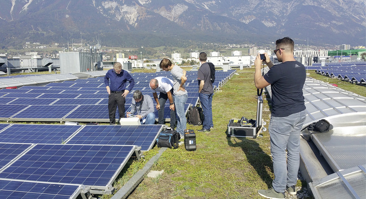 Solartektor verkauft das LSI-Set nur mit einer Schulung. Sie findet vor Ort im Installationsbetrieb statt.