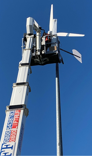 Endlich: Nach drei Jahren Vorarbeit geht es an die Installation.