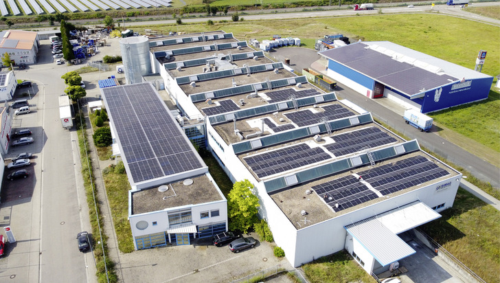 Wer mit Dachanlagen handelt, muss genau auf die Vertragslage achten.