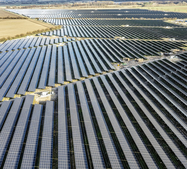 Errichtung des EnBW-Solarparks Gottesgabe in Brandenburg Ende Februar 2022.