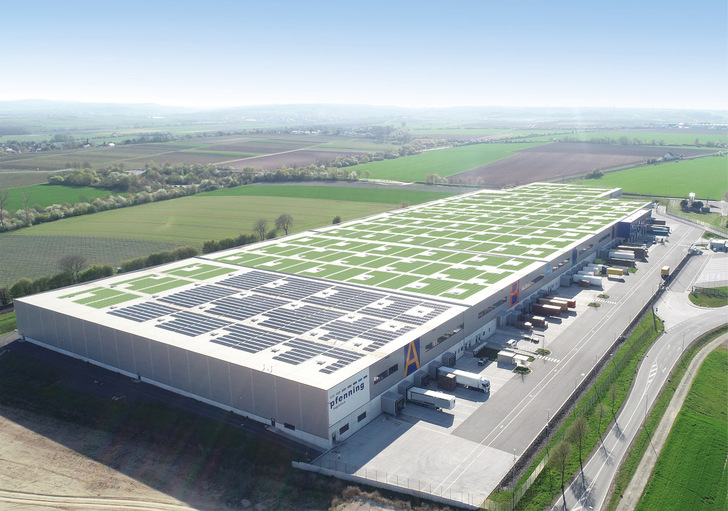 Im neuen EEG werden die Bedingungen für große Solardächer deutlich verbessert. - © Foto: Wirsol