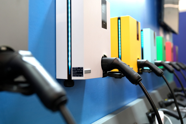 Besser mit Ökostrom: The smarter E Europe 2025 stellt das Thema Bidirektionales Laden in den Fokus. - © Solar Promotion