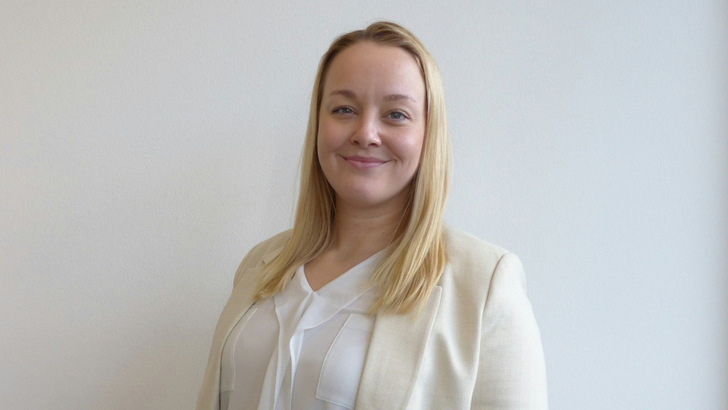 Denise Weinhold ist Personalleiterin beim Projektierer Goldbeck Solar. - © Goldbeck Solar