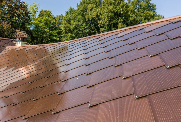 Das Drachenschuppenmuster erinnert an ein modernes Schieferdach.