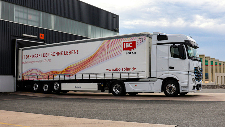 Auslieferung von Ware beim Solargroßhändler IBC Solar in Bad Staffelstein.