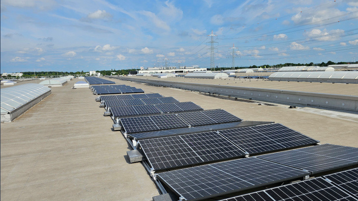 Mit dem Stromliefervertrag kann Kion Solarstrom nutzen, ohne selbst investieren zu müssen.