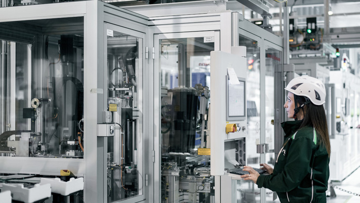 Höhere Automatisierung, weniger Einsatz von Material und Energie: Dann haben auch Modulhersteller aus Europa eine Chance.