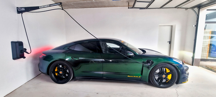 Cable Sherpa macht Schluss mit Stolperfallen an der Wallbox.