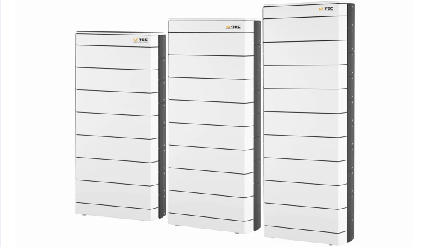 Der Batteriespeicher mit bis zu fünf Einzeltürmen an, deckt zwischen 32,3 und 230,5 Kilowattstunden ab.